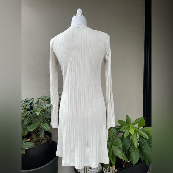 ☘️ Zara Ribbed Knit Long Sleeve Fit and Flare Mini Dress in Gray/ Stone col… - Picture 4 of 8